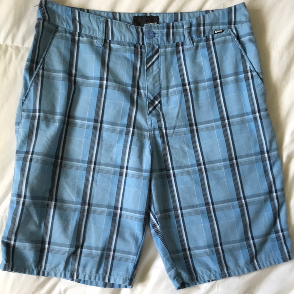 Hurley Plaid blue  mid length shorts EUC